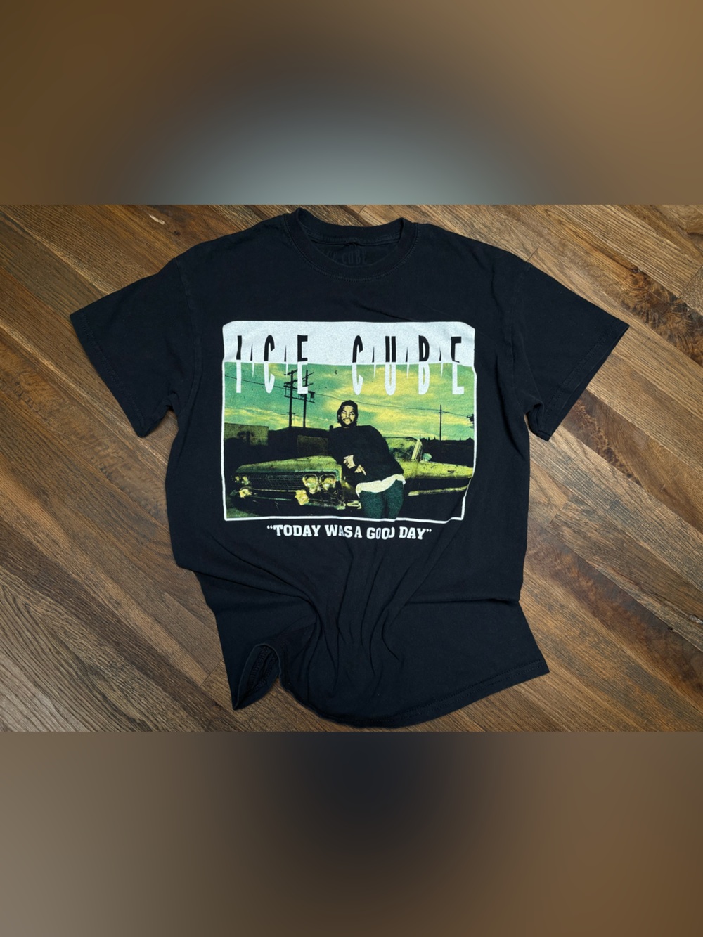Black Men’s Graphic T-Shirt with Green Vintage Print